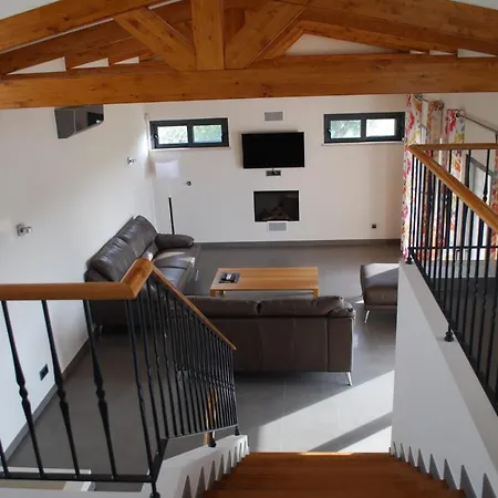 Carvoeiro Sleeps 6 With Pool Air Con And Wifi